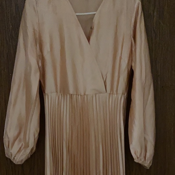 Pleated satin gown - Picture 1 of 2